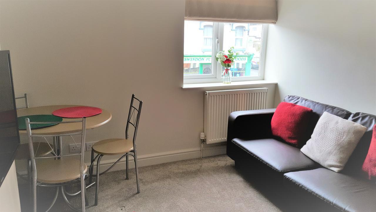 Swindon City Centre Duplex - Entercloud9Sa エクステリア 写真