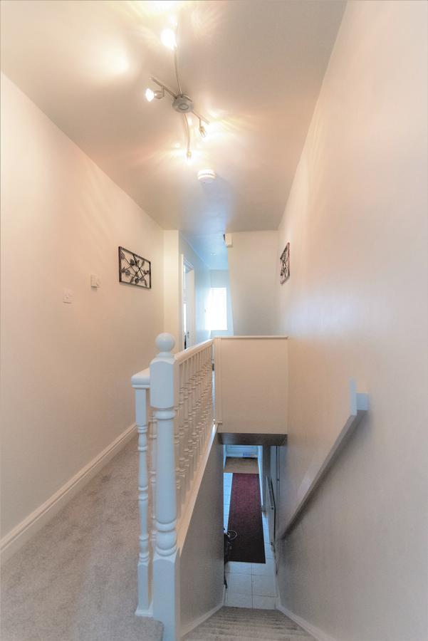 Swindon City Centre Duplex - Entercloud9Sa エクステリア 写真